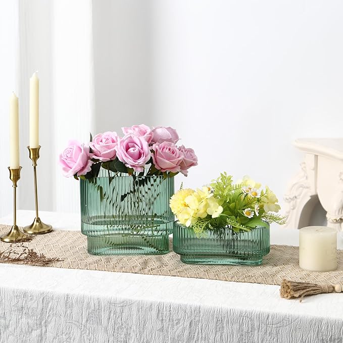 Short Glass Vases, Set of 2 Green Glass Vases for Tulips, Ribbed Vase for Flowers, Modern Small Vase for Living Room, Dining Room, Bathroom, Desk, Shelf, Wedding, Office