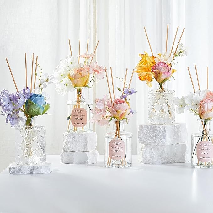 Chloefu Lan Creamy Vanilla Reéd Diffuser, Milky Coconut, 6.7 oz Flower Diffuser with Sticks, Modern Farmhouse Decor, Bathroom & Office Decor, Room Freshener